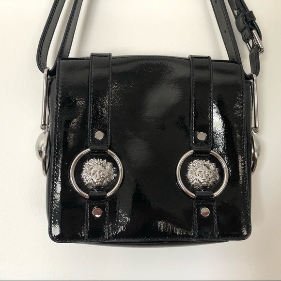 Versace Versus patent leather purse, lion hardware - Picture 3 of 11